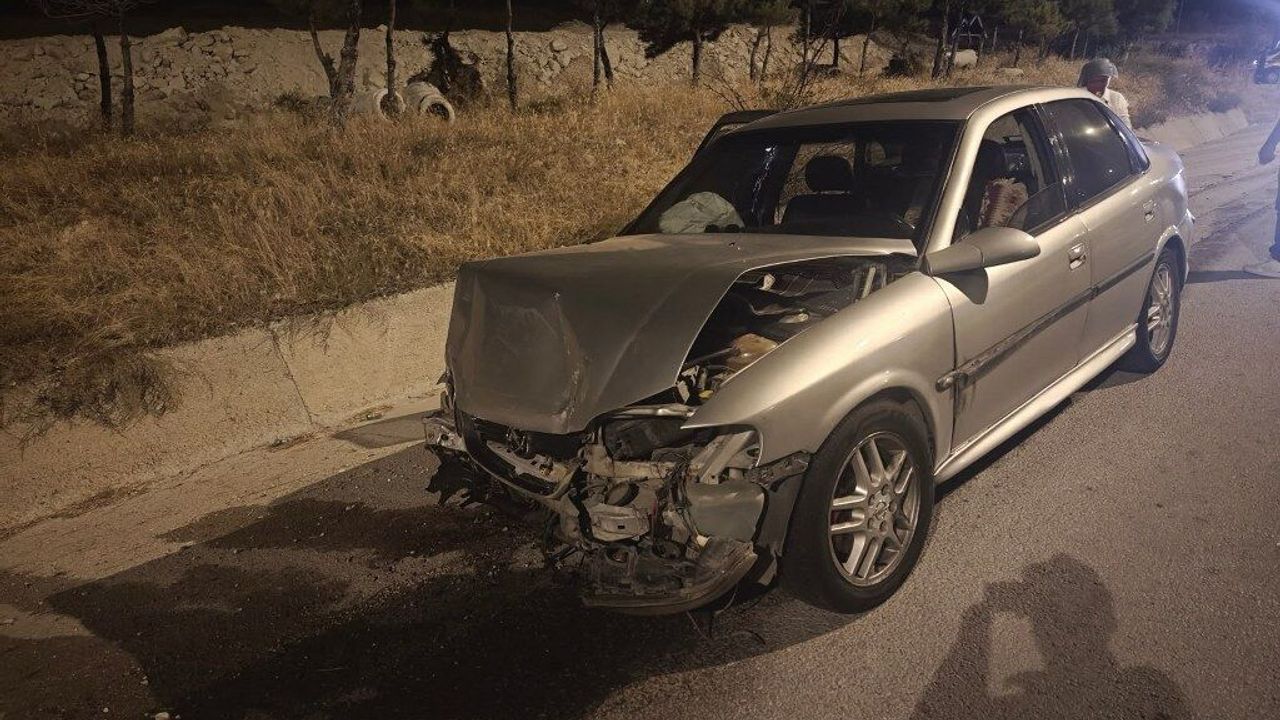 Sungurlu Yolunda Kaza 3 Kişi Yaralandı