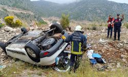 Şarampole devrilen otomobildeki 4 kişi yaralandı