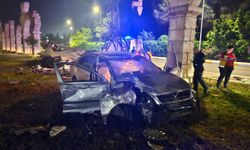 Dekoratif duvara çarptı 4 yaralı