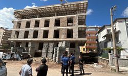 Korkuluk demiri üzerine düşen işçi ağır yaralandı