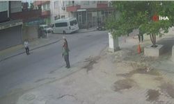 El sallayıp karşıya geçmek isterken otomobil böyle çarptı