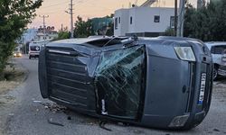 Yan yatan araçtan savrulan 1 kişi ağır yaralandı