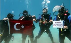 Fethiye'de dalgıçlardan 'ıslak' bayram kutlaması