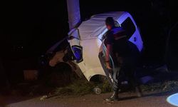 Direğe çarpan araçtaki 2 kişi öldü, 2 kişi de yaralandı