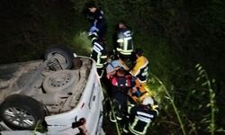 Kontrolden çıkan araç uçuruma devrildi: 3 yaralı