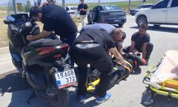 Motosiklet ile otomobil çarpıştı: 1 yaralı
