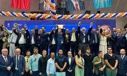 AK Parti'ye toplu katılım: 612 kişiye rozet takıldı