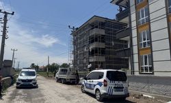 Elektrik akımına kapılan işçi 4'üncü kattan düştü