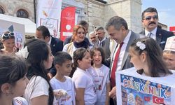 Milli Eğitim Bakanı Tekin geleceğin yazarlarıyla buluştu, eserlerini inceledi