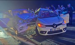 Otomobil ile pikap çarpıştı: 1’i ağır 3 yaralı