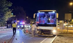 Yolcu otobüsü ile hafif ticari aracın çarpıştığı kazada 3 kişi yaralandı