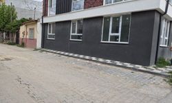 16 yaşındaki çocuk caddede bacağından bıçaklandı