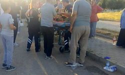 Otomobil elektrik direğine çarptı: 5 yaralı