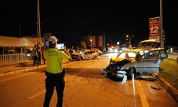 İki otomobil çarpıştı: 5 yaralı