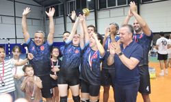 Fethiye Esnaf Odası voleybol’da şampiyon oldu