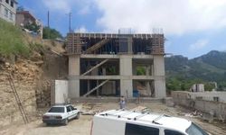 İnşaattan düşen işçi ağır yaralandı
