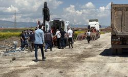 Toprak altında kalan işçiyi arkadaşları kurtardı