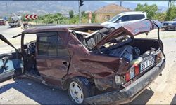 Su tankeri ile çarpışan otomobilin sürücüsü ağır yaralandı