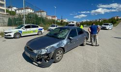 Otomobille motosiklet çarpıştı: 1 ölü