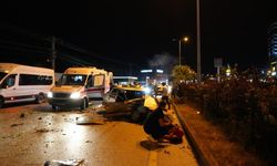 Yaralıyı kurtarmaya çalışanlara başka bir araç çarptı : 6 yaralı