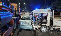 Kamyonet ile otomobil çarpıştı: 1 ölü, 1 yaralı