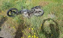 Minibüs ile motosiklet çarpıştı: 1 ölü, 1 yaralı