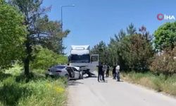 Kazada hurdaya dönen otomobilin sürücüsü hastanede hayatını kaybetti