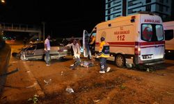 Yaralıyı kurtarmaya çalışanlara başka araç çarptı : 6 yaralı