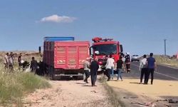 Kamyon ile otomobil çarpıştı: 3 ölü