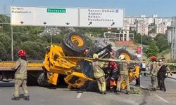 Çekiciyle taşıdığı iş makinesinin altında kalan sürücü öldü