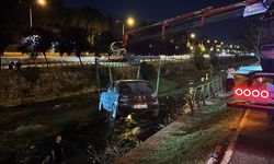 Makas atan otomobille birlikte iki araç dereye uçtu: 6 yaralı