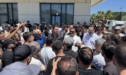 Marmaris'te çarşı esnafından belediyeye "gölgelik" protestosu