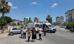 Motosiklet ile otomobil çarpıştı: 2 yaralı