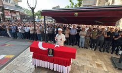 Evinde kalp krizi geçiren polis memuru son yolculuğuna uğurlandı