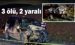 İki araç kafa kafaya çarpıştı 3 ölü, 2 yaralı