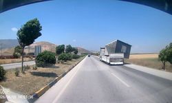Fırtına, tırda taşınan konteyneri uçurdu
