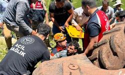 Traktörün altında kalan sürücü ağır yaralandı