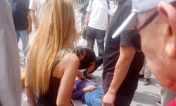 Yaşı küçük motosikletlinin çarptığı yaya yaralandı