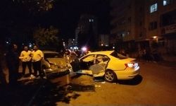 3 otomobil hurdaya döndü, 3'ü ağır 7 kişi yaralandı