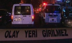 Devrilen iş makinesinin altında kalan operatör öldü