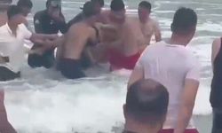 Uyarılara aldırış etmeyen genç dalgalara kapılarak öldü