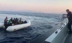 İzmir açıklarında 4’ü çocuk 21 düzensiz göçmen yakalandı