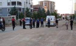 Husumetli grupların kavgası can aldı