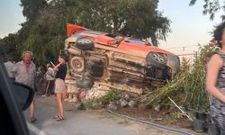 Devrilen araç iş yerlerine metreler kala durabildi