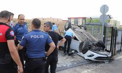 Takla atan otomobildeki 4 üniversite öğrencisi yaralandı