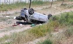 Takla atan otomobildeki  çocuk öldü, anne, baba ve kardeşi yaralandı
