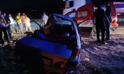 Minibüs ile otomobil çarpıştı: 1 ölü, 1 yaralı