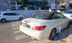 Ölüdeniz’de de engelli parkları, kaldırımlar, yaya geçitleri işgal altında