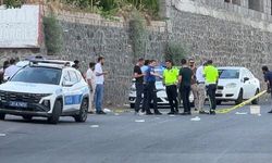 Seyir halindeki araca silahlı saldırı: 1 ağır yaralı