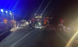 Tır ile Otomobilin Çarpıştığı Kazada 3 kişi hayatını kaybetti